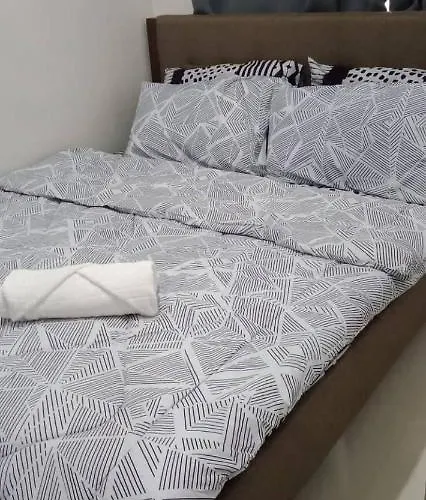 Apartment Cozy 1 Bedroom With Balcony Facing Pool Near Moa,ikea Near Manila
