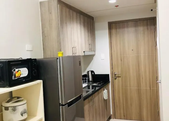 Cozy 1 Bedroom With Balcony Facing Pool Near Moa,ikea Near Apartment